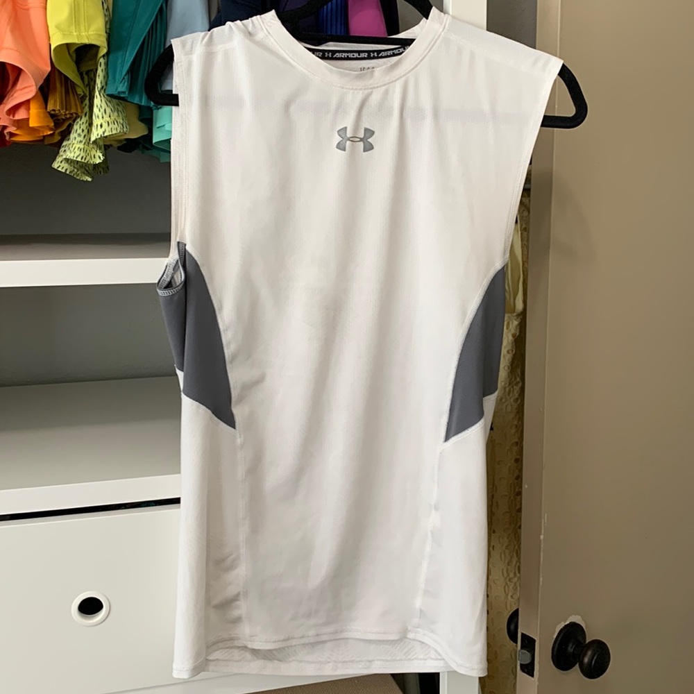 Under armour muscle tank size L